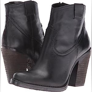 Musse & Cloud Josie Western Black Leather Ankle Boot Size 8